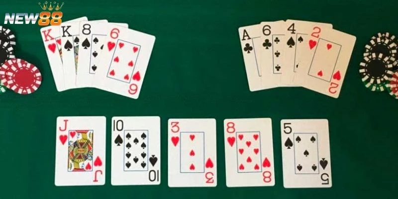 Cách chơi Omaha Poker tại New88 - Luật chơi cơ bản dễ hiểu 4 Chiến thuật chơi hiệu quả từng vòng chơi