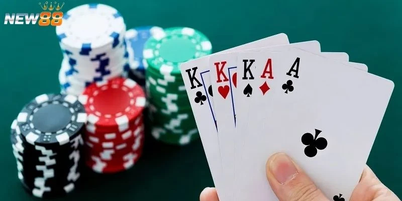 Cách chơi Omaha Poker tại New88 - Luật chơi cơ bản dễ hiểu 3 Khám phá cách chơi Omaha Poker chi tiết